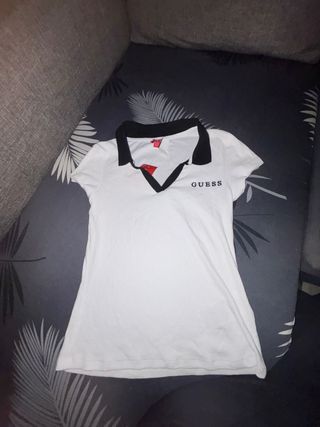 Camiseta Guess Blanca Cuello Polo