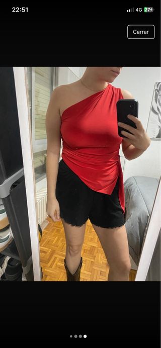 Top Zara hombro descubierto con tiras