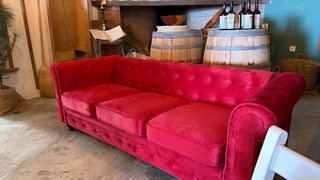 Divano Chesterfield in velluto rosso