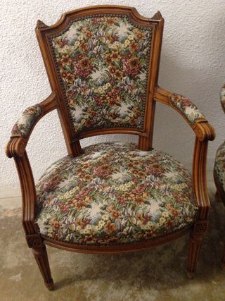 2 Sillas Clásicas Tapizadas