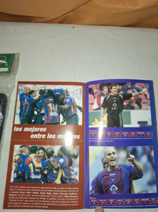 Lote medias Levante y catálogo