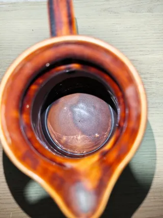 Jarrón de cerámica marrón