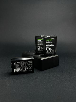 Sony A7ii + Lente 50mm f1.8 + accesorios