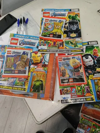 Revistas LEGO Avengers y Marvel