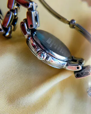 Reloj SEIKO Solar Mujer - Esfera Madre perla