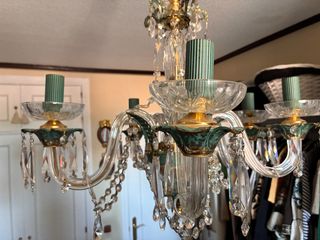 Lámpara de araña de cristal y metal