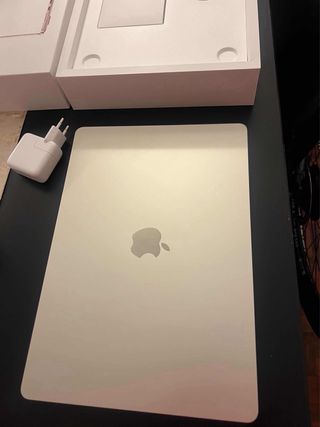 MacBook M4 2025 Plata