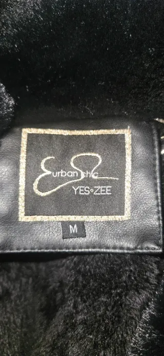 Abrigo efecto piel YEEZEE negro talla M