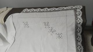 Sabana antigua bordada 2,60 x 2,50