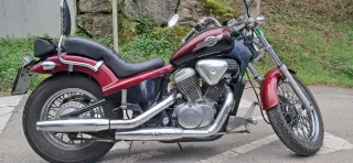 Honda Shadow VT600 Cruiser Granate y Negra
