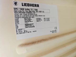 Vinoteca Liebherr WKr 1806 Roja