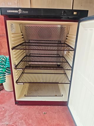 Vinoteca Liebherr WKr 1806 Roja