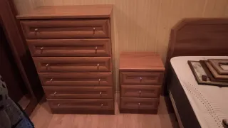 Cómoda y mesita de noche madera