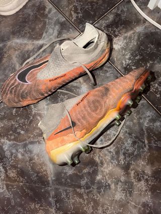 Botas de fútbol Adidas y nike Talla 40,5 i 41