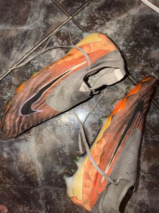 Botas de fútbol Adidas y nike Talla 40,5 i 41