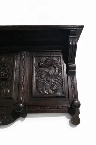 Antiguo perchero de pared Renacimiento