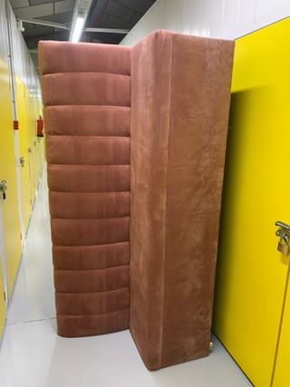 Sofás de terciopelo cantidades: 4 burdeos 2 salmon