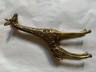 Figuras de jirafas decorativas de latón
