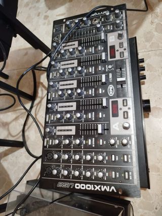 Mesa de Mezclas Behringer VMX1000 + Vinilo+ Altavo