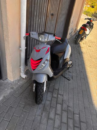 Piaggio Zip 2t moderna