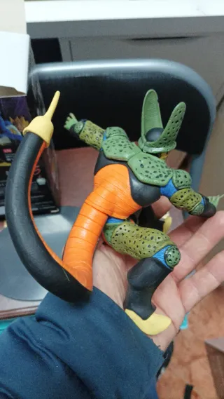 Figura Cell Dragon Ball SCultures no original