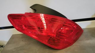 Piloto Trasero Izquierdo Peugeot 308