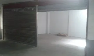 SE ALQUILA GARAJE PARA ALMACEN O APARCAMIENTO