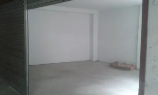 SE ALQUILA GARAJE PARA ALMACEN O APARCAMIENTO