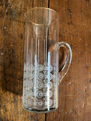 Jarra de cristal vintage con diseño