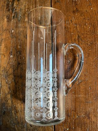 Jarra de cristal vintage con diseño