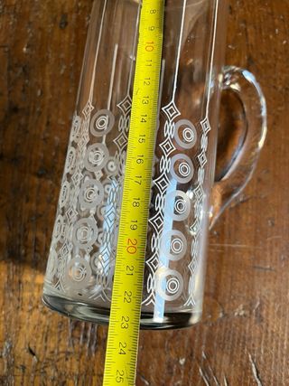 Jarra de cristal vintage con diseño