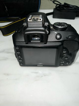 Cámara Nikon D3400 + Objetivo + Estuche
