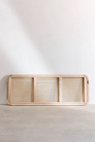 Cabecero de ratán y madera