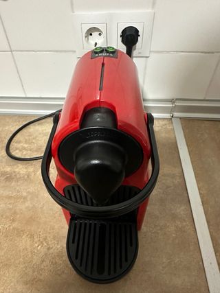 Cafetera Nespresso Krups Roja