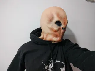 Máscara latex inspirado en Silencio doctor who