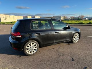 Volkswagen Golf VI Negro