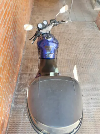 Daelim Roadwin Naked Azul Negra