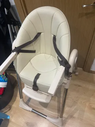 Trona de bebé con ruedas