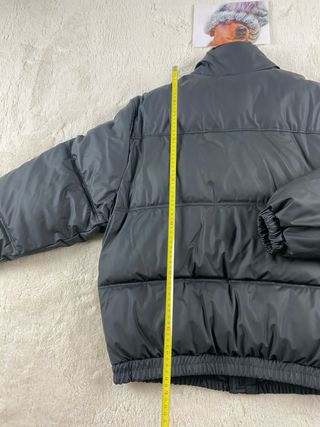 Chaqueta Zara Puffer Negra Clásica