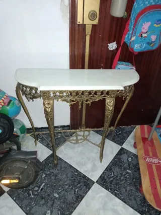 Mesita consola bronce y mármol