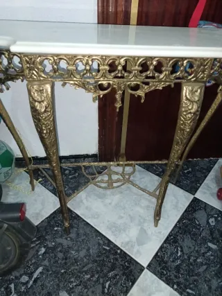 Mesita consola bronce y mármol