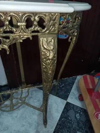 Mesita consola bronce y mármol