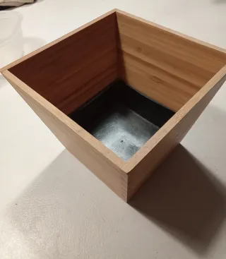 Macetero de bambú cuadrado