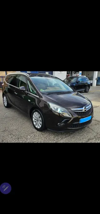 Opel Zafira Tourer 2012
