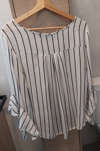 Blusa Almatrichi Rayas Blancas y Negras Talla S