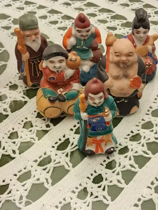 Figuras de cerámica estilo oriental