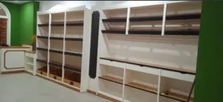 Mostradores y Estanterías de Madera