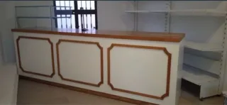 Mostradores y Estanterías de Madera