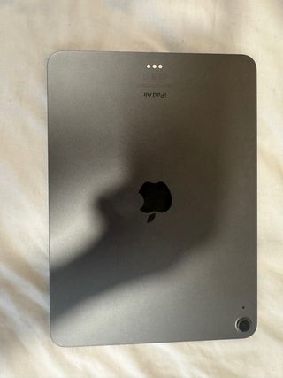 iPad Air 5 64GB con Apple Pencil y funda Logitech