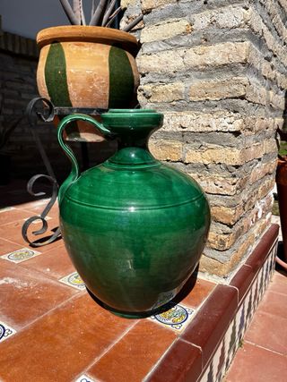 Jarrón grande de cerámica verde